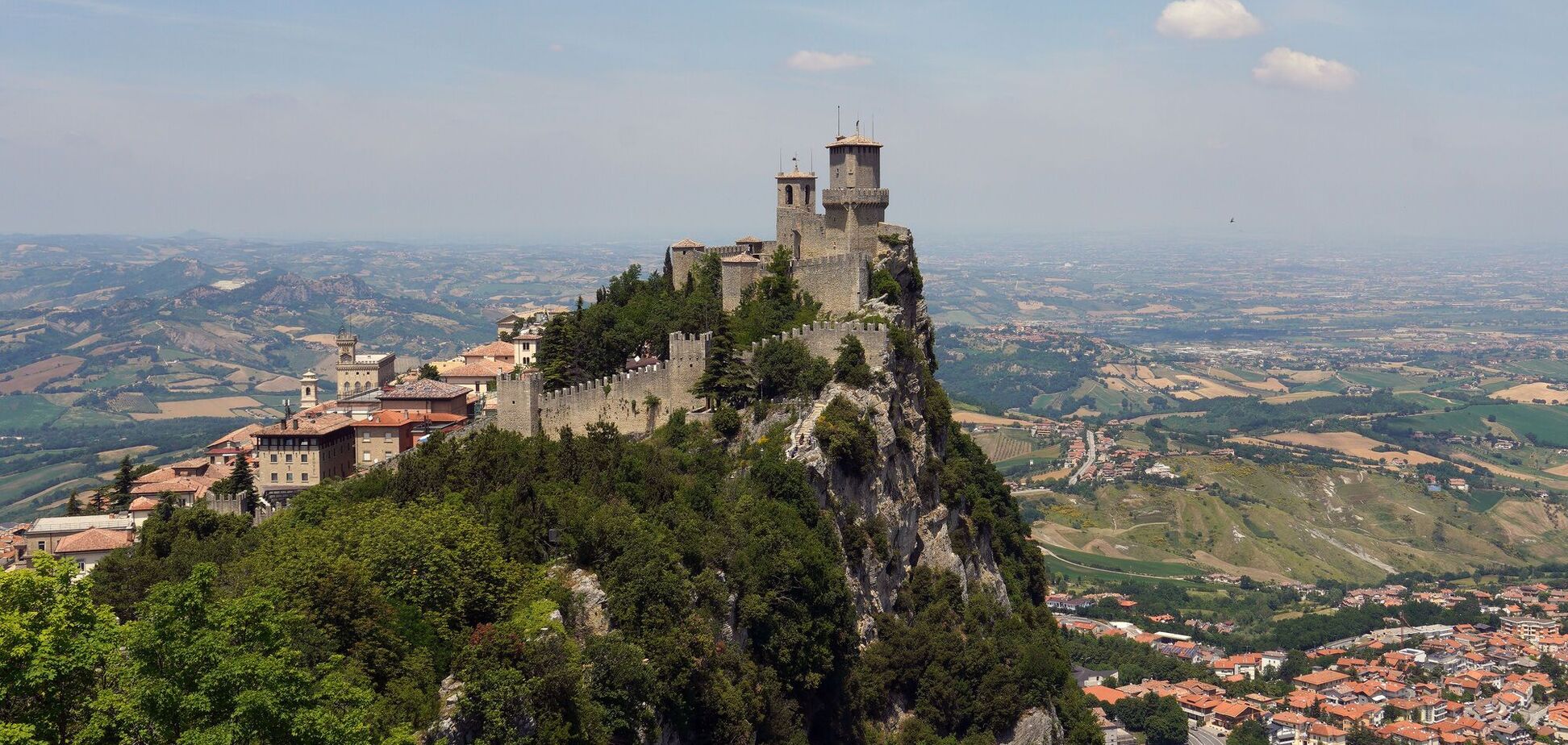 Крошечная страна в Европе похожа на Италию, однако без толп: где расположена
