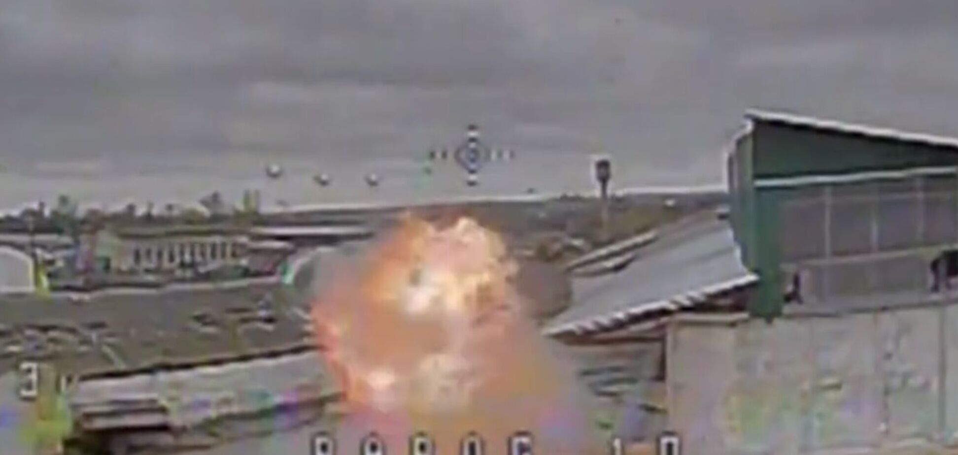 Операторы БПЛА показали, как обнаруживают и уничтожают пехоту врага еще на подходах к позициям. Видео