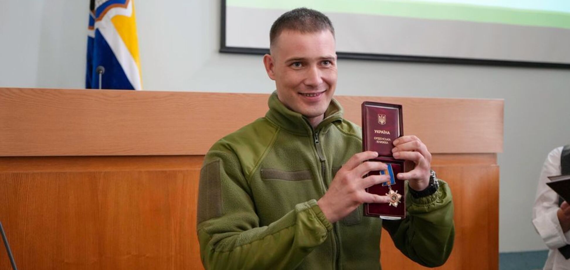 Пока был в плену, бывшая жена присвоила 4 млн грн государственных выплат и квартиру: военный обратился в суд и просит огласки