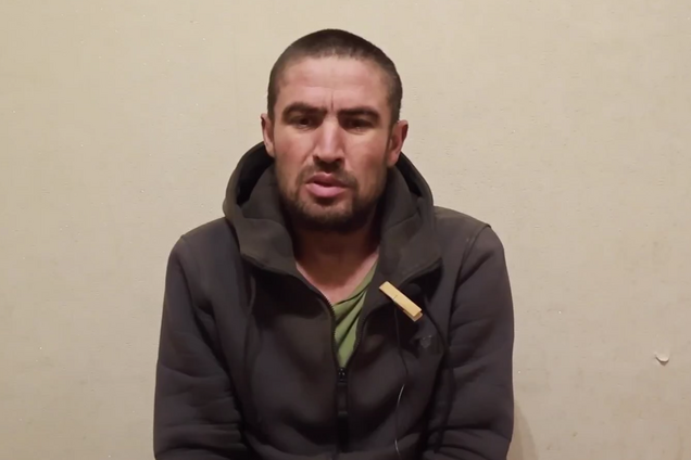 Кинули в оточенні, без води та їжі: полонений окупант поскаржився на командування і розповів про втрати Росії у війні. Відео