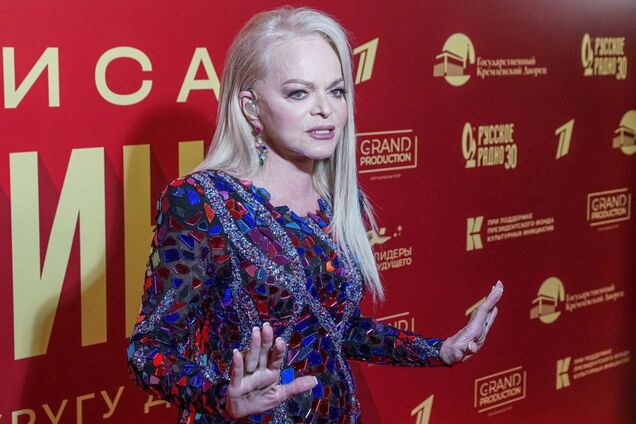 Предательницу Ларису Долину экстренно госпитализировали перед показом дизайнера-путиниста и назвали диагноз: уже не могла встать с кровати