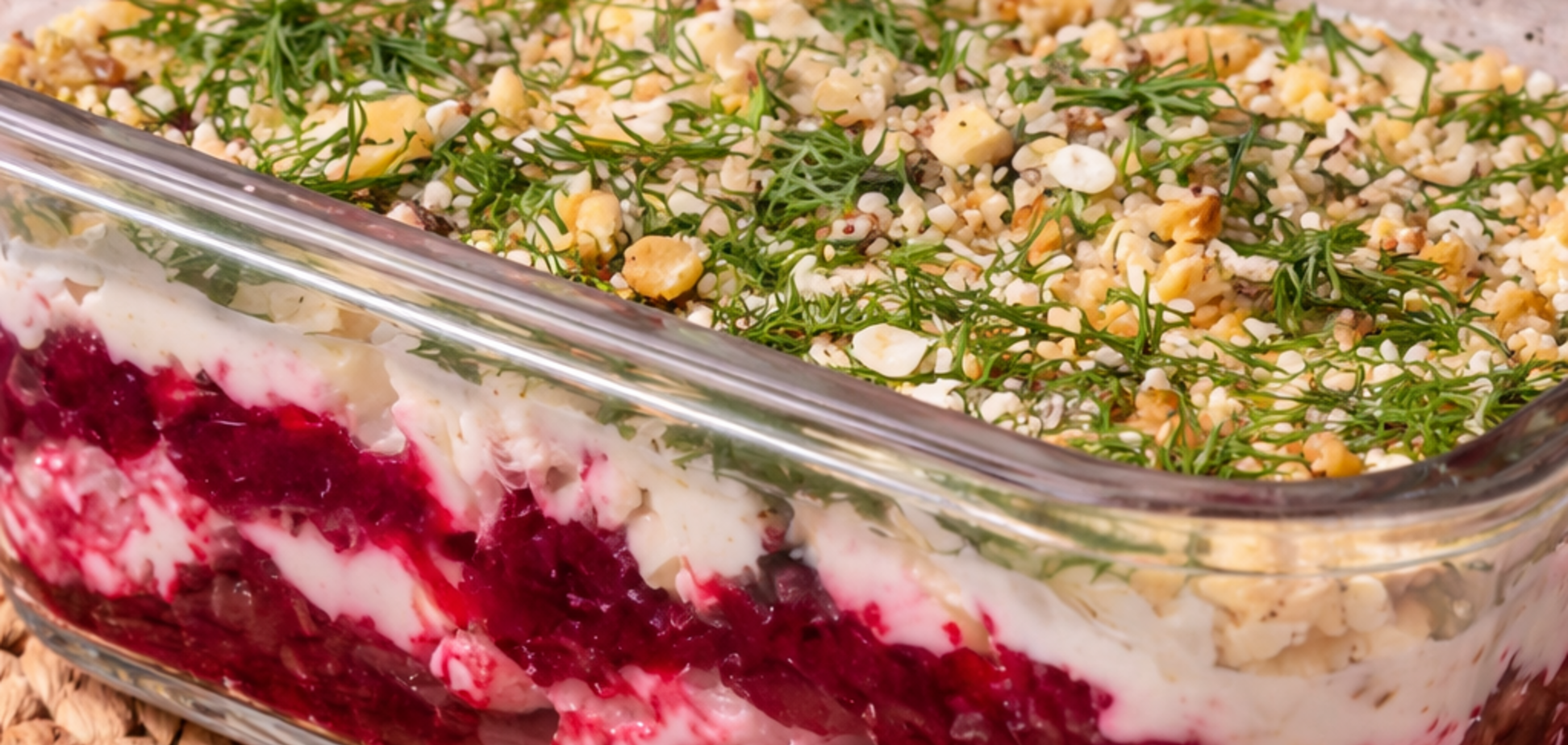 Лінивий салат з буряком та плавленим сиром: готується 15 хвилин