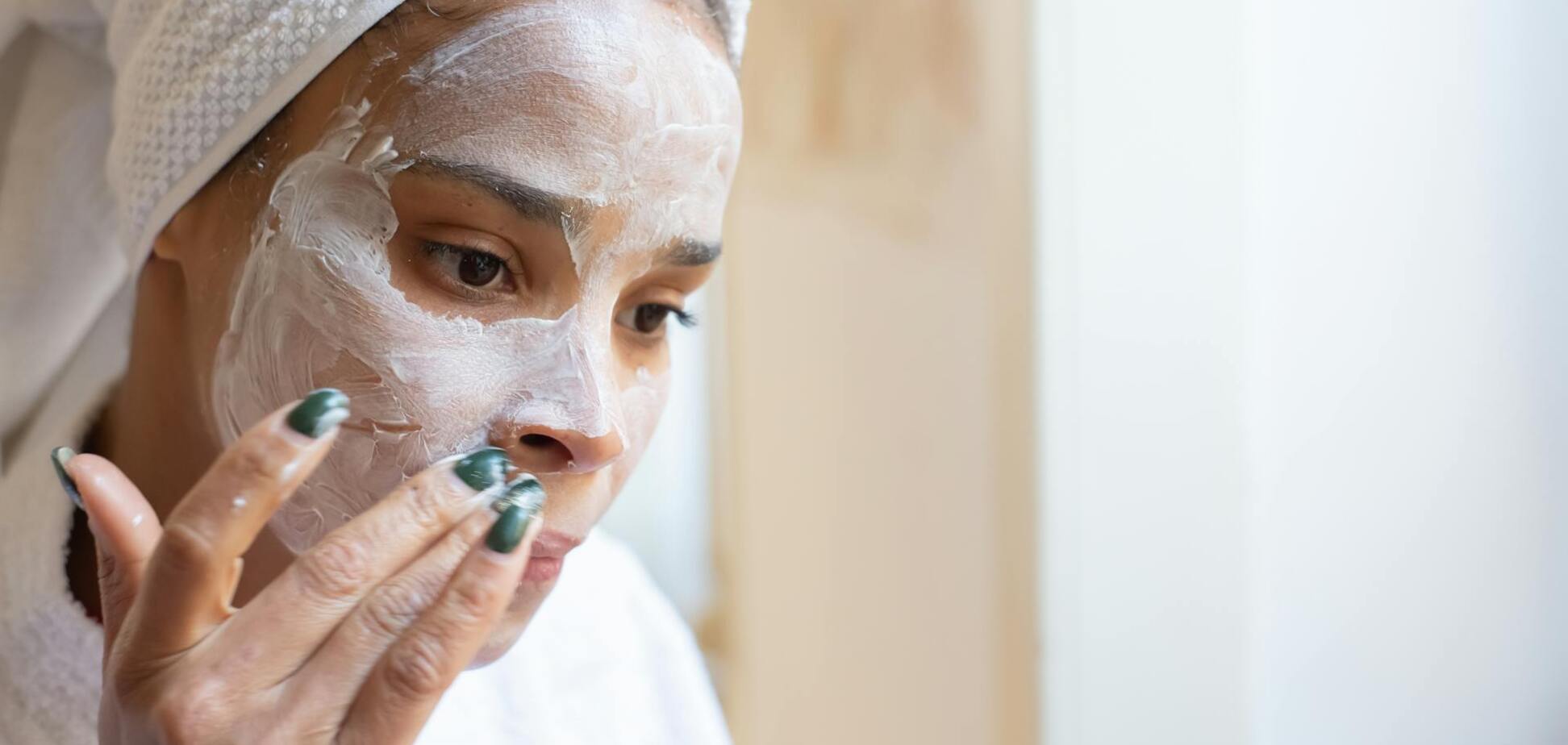 Як виглядати молодшою: проста маска допоможе підтягнути обличчя