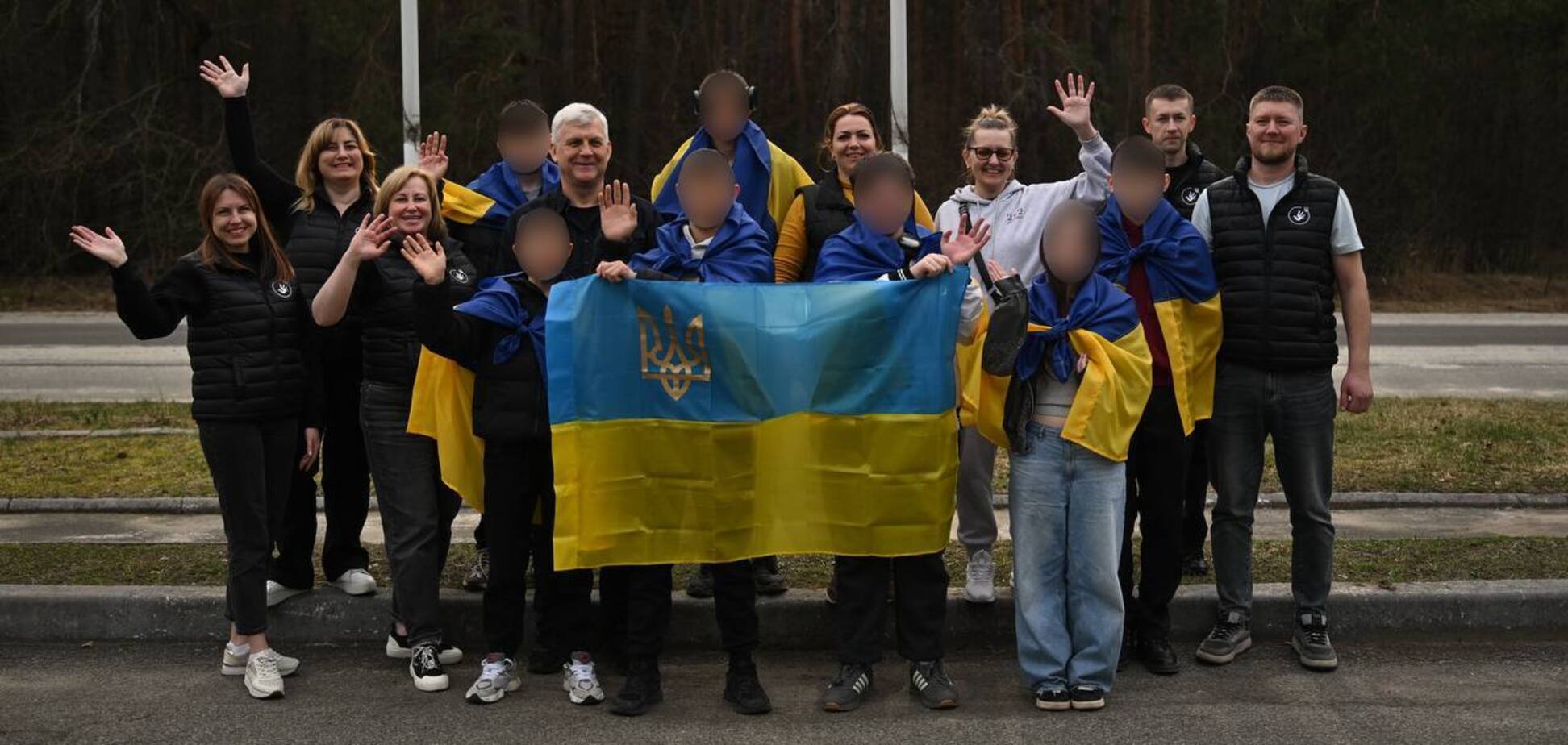 С временно оккупированных территорий вернули еще семерых украинских подростков. Фото, видео