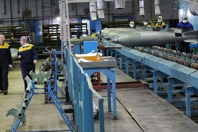 Під прицілом був завод вибухових речовин: дрони атакували російський Дзержинськ, піднявся дим. Фото і відео