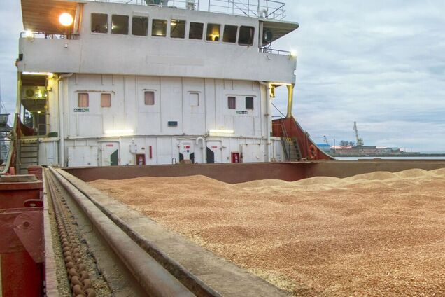 'Будуємо систему протидії': Зеленський розповів, як Україна працює по тіньовому зерновому флоту Росії