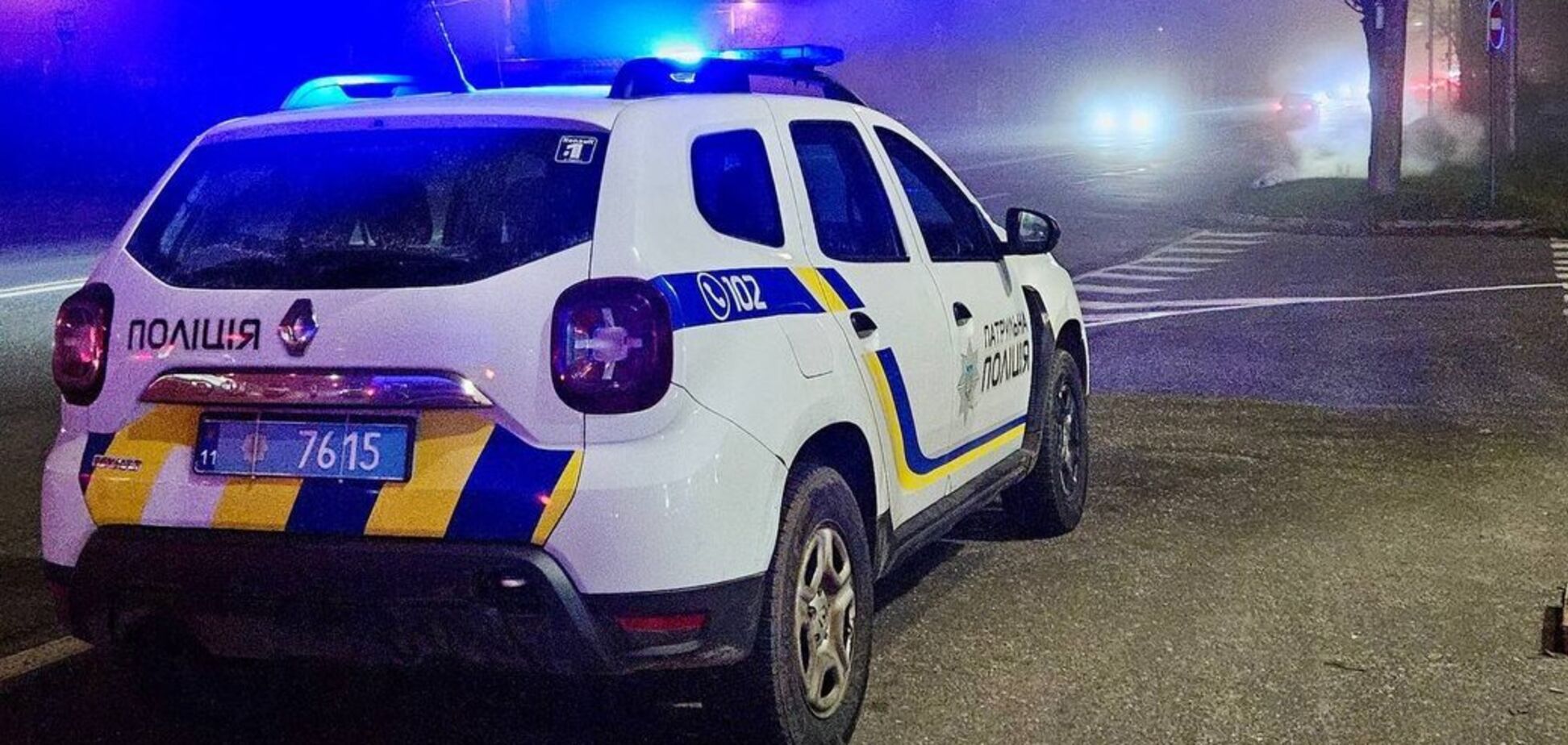 У Києві вибухнула автівка: загорілись припарковані поруч машини