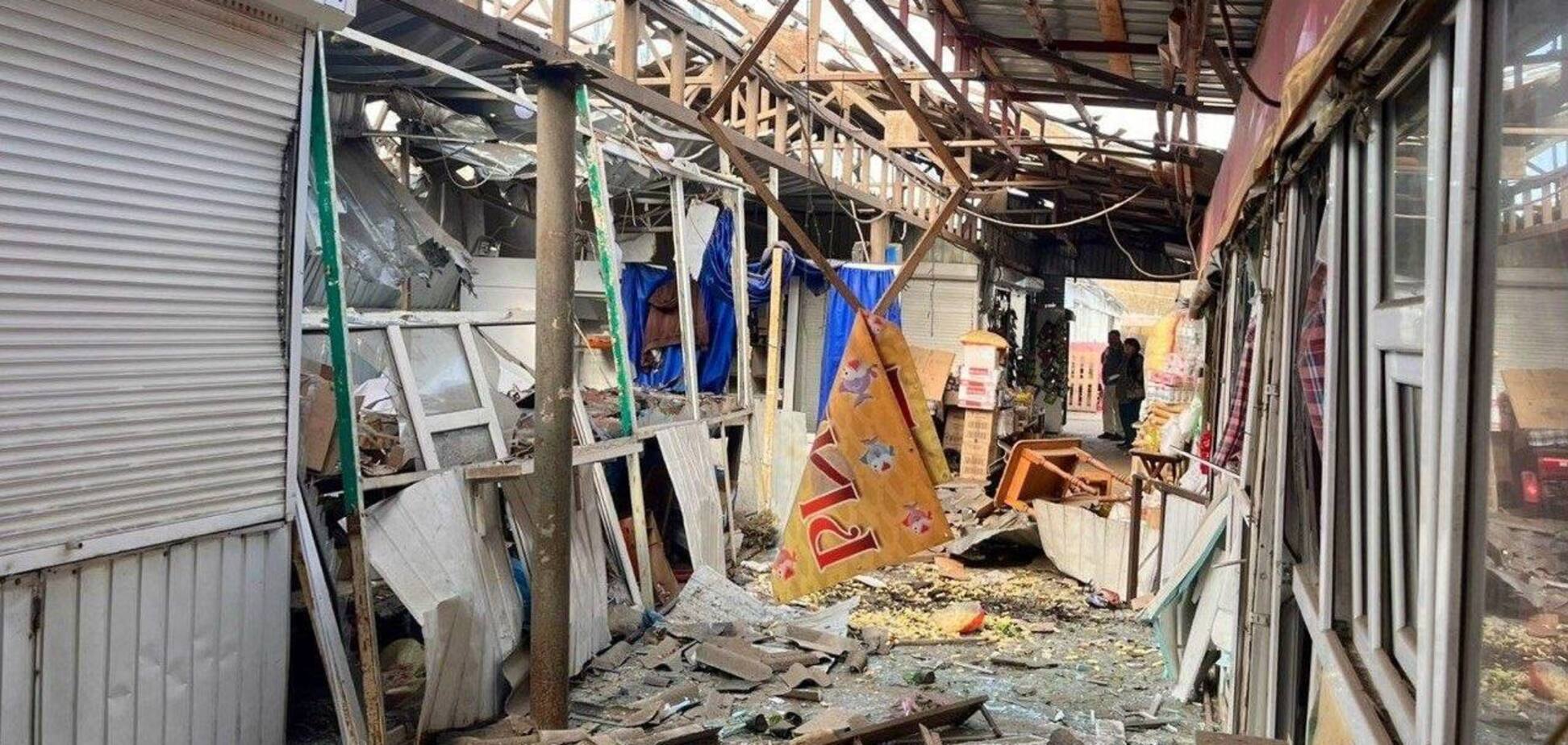 Оккупанты атаковали рынок в Никополе: погибли 5 человек, еще 19 пострадали. Фото