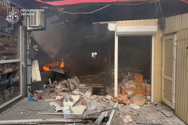 Рятувальники показали фото після смертельного удару окупантів по Нікополю, де загинули 5 людей