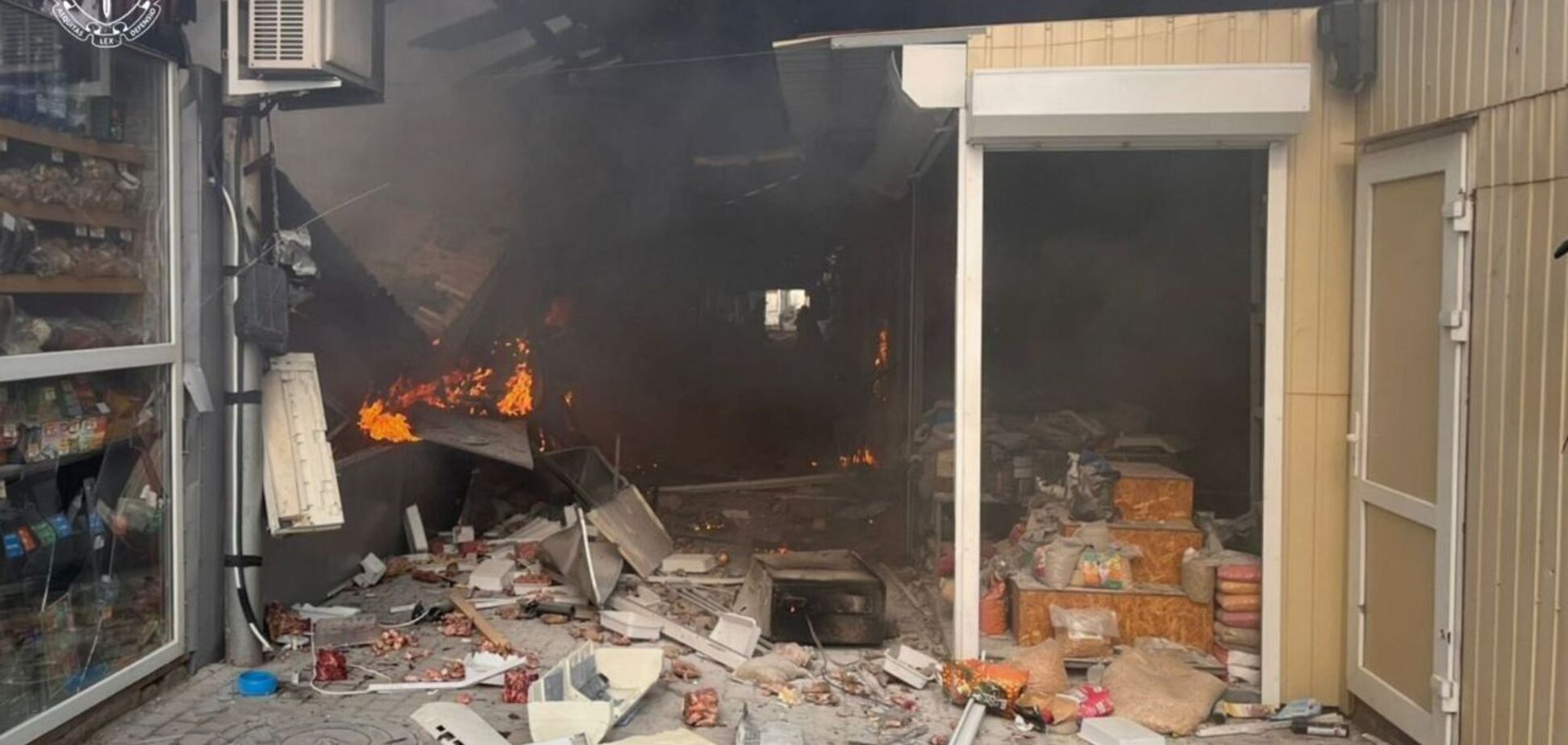 Рятувальники показали фото після смертельного удару окупантів по Нікополю, де загинули 5 людей