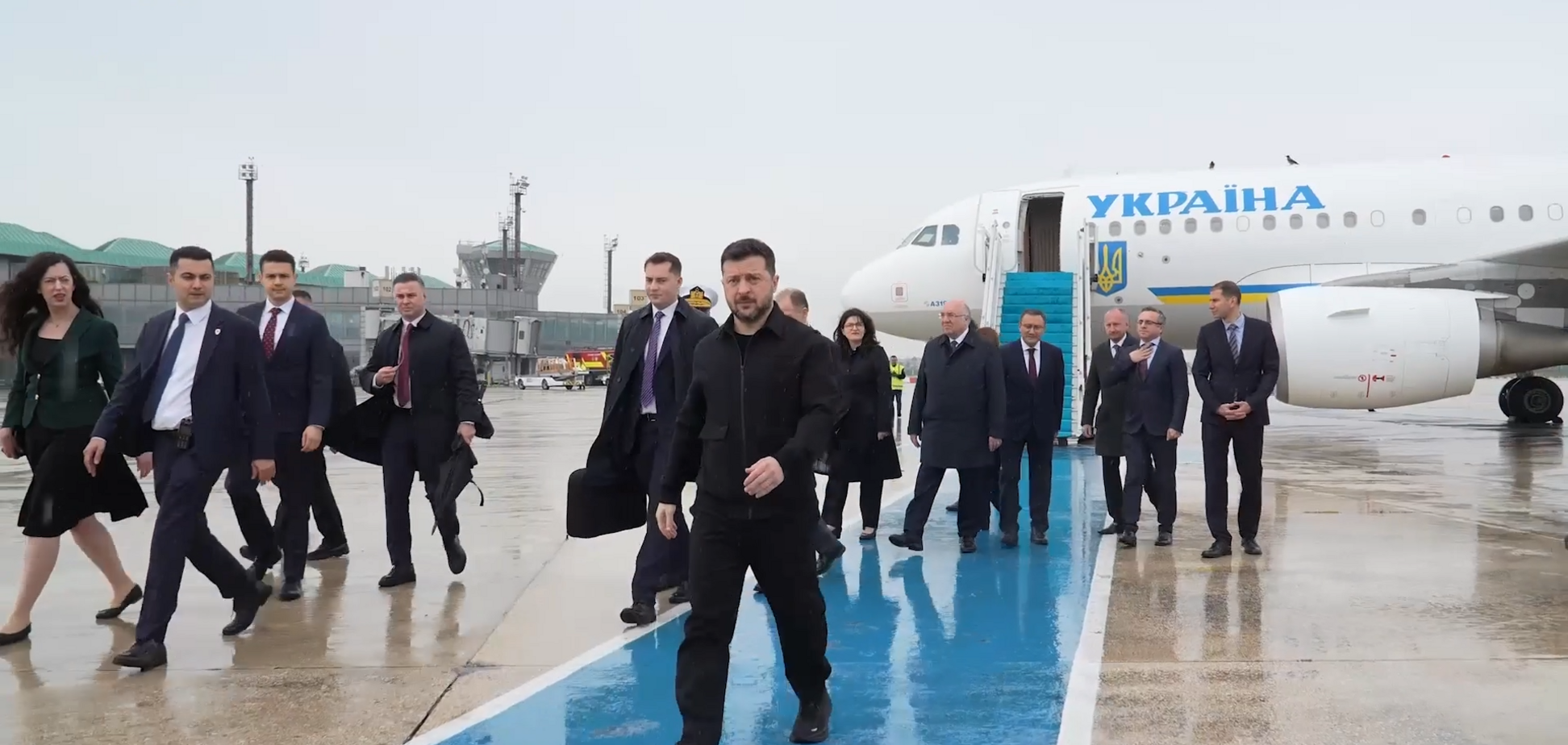 Зеленський прибув в Стамбул: у президента запланована зустріч із Ердоганом