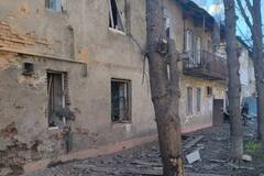 У Харкові ворожий дрон влучив поруч з будинком: постраждали двоє жінок, вибиті вікна