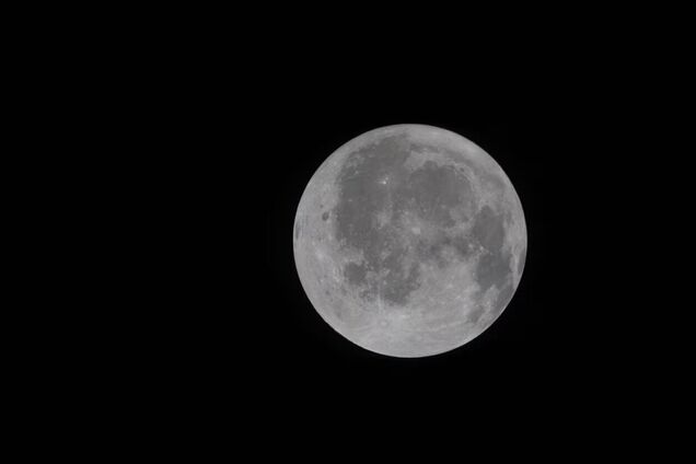 Artemis II подолала половину шляху до Місяця, але зіткнулася з проблемою: деталі і нові фото