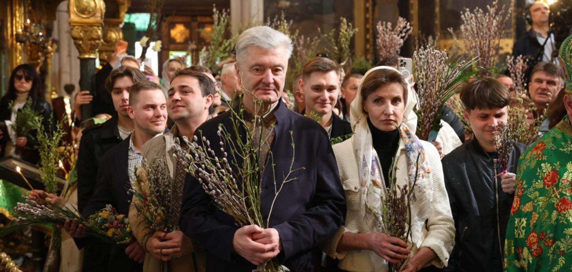 Ми молилися за наше військо і наш народ: Петро та Марина Порошенки у Вербну неділю взяли участь у Божественній літургії