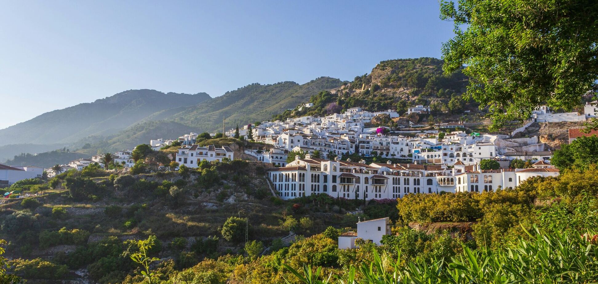 Куда поехать вместо Санторини: направления с той же атмосферой, но дешевле