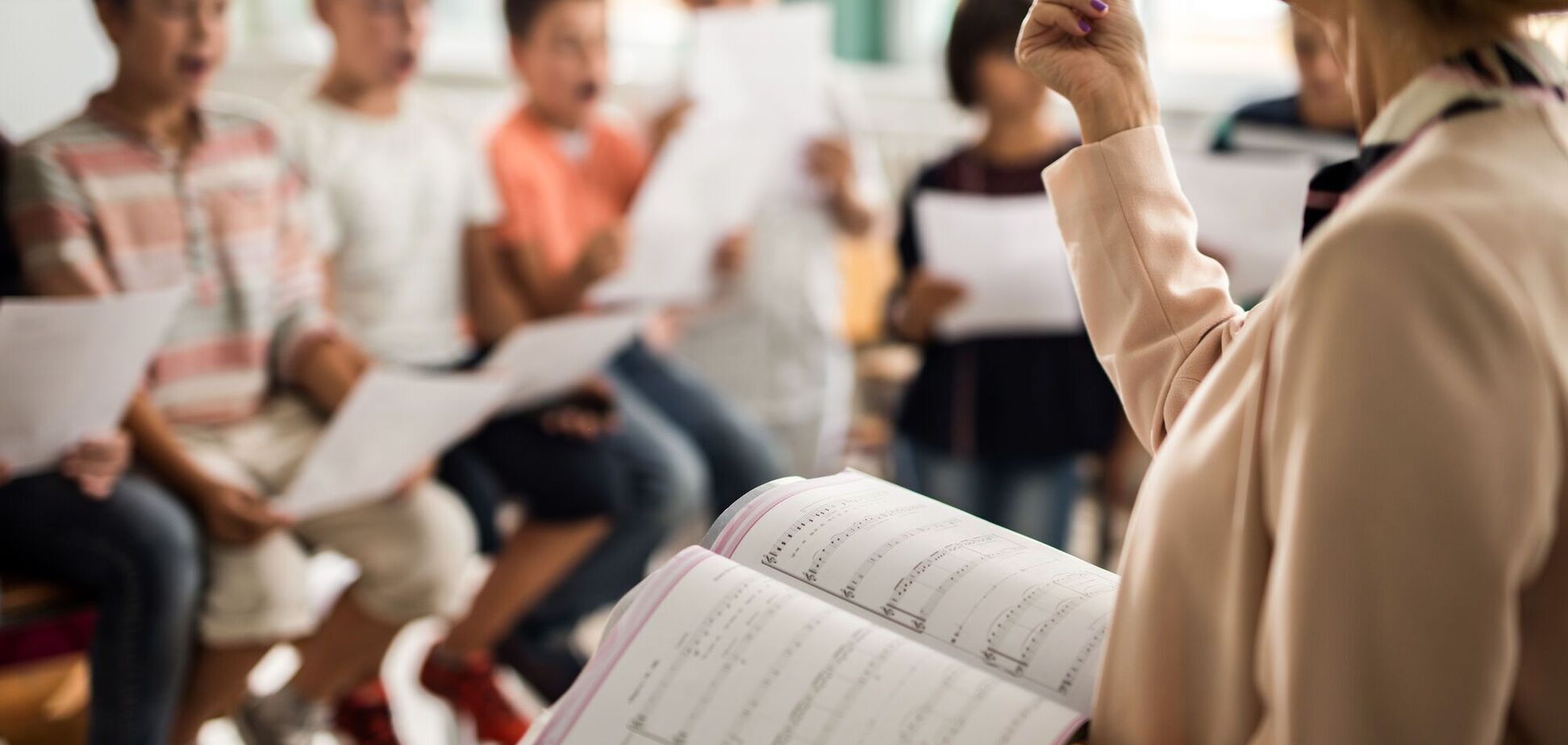 У мережі запропонували скасувати оцінки за музику, малювання і фізкультуру в школах: думки українців розділились