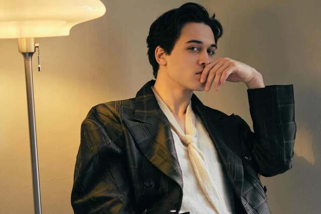 'Я брав ролі придурків'. Молодий 'секс-символ' українського театру зізнався, чому 'ховає' красу та тікає від слави своєї акторської династії