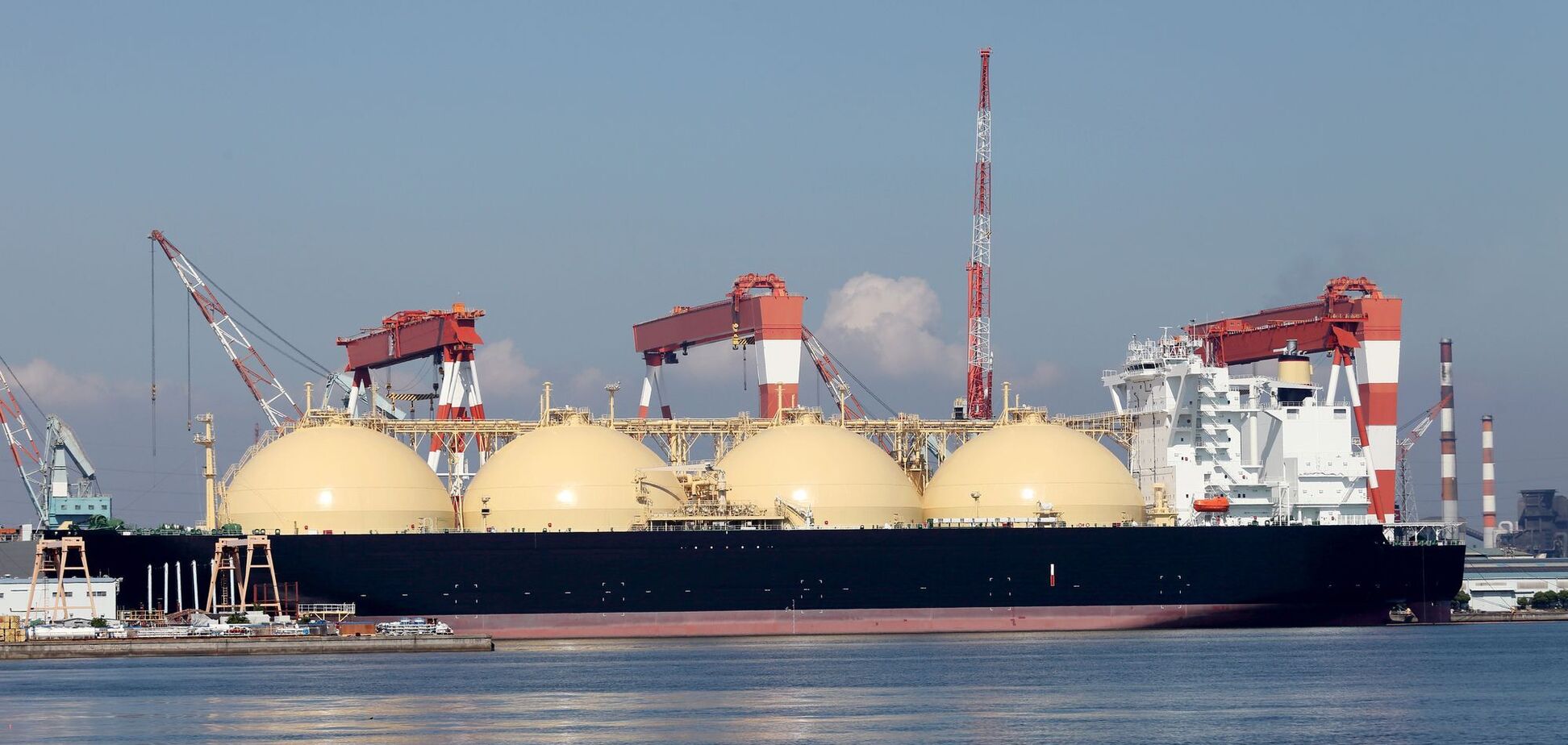 Два танкера из Катара пытаются пересечь Ормузский пролив – медиа