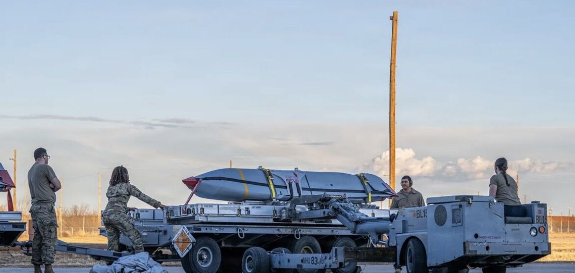 'Восстанавливать могут годами': какого важного вооружения не хватает США