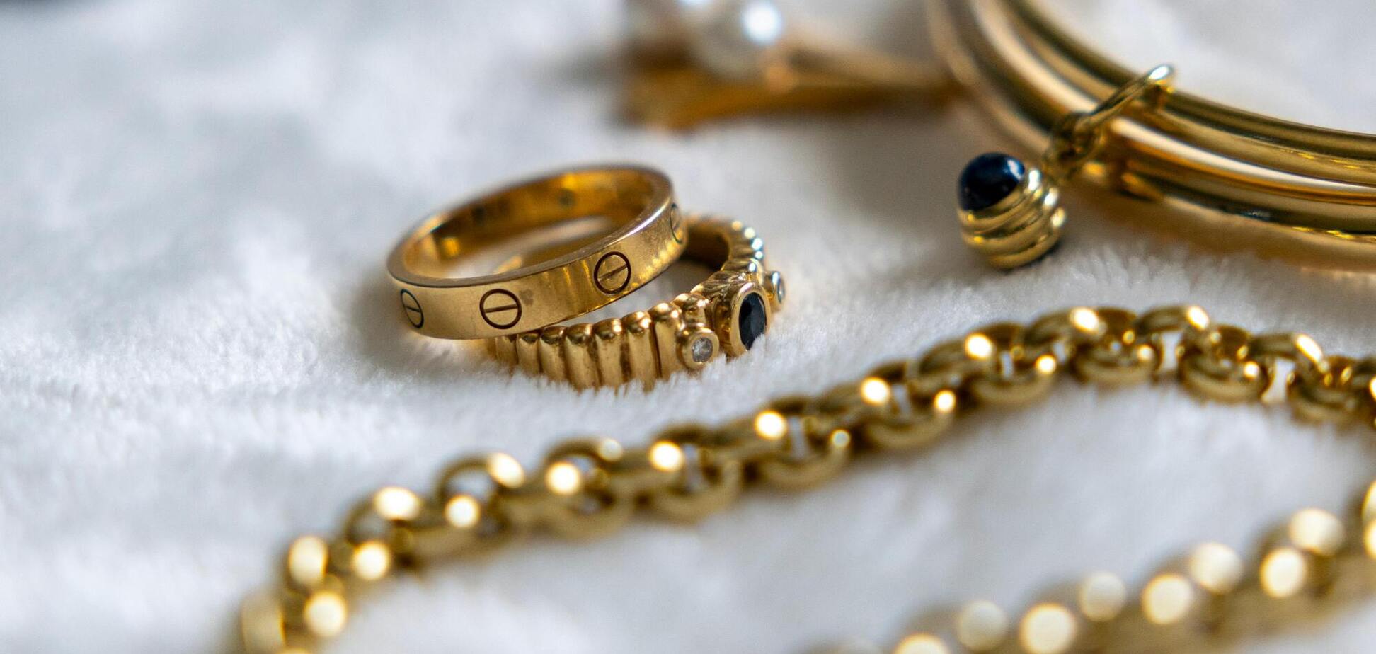 Что делать, если золотые украшения потеряли блеск: засияют как на витрине магазина