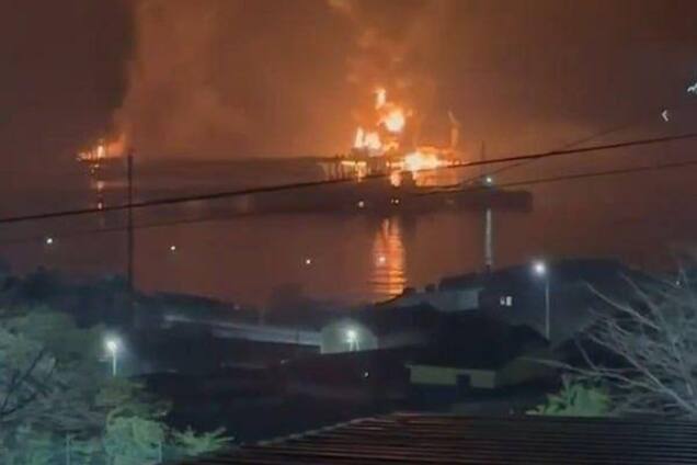 Зафиксировано попадание по трем объектам: появились подробности атаки на нефтяной терминал 'Шесхарис' в Новороссийске