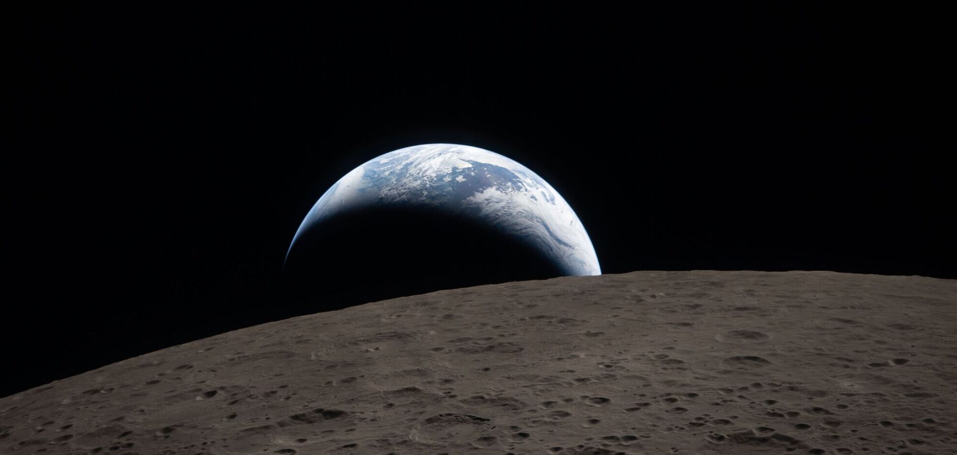 Закат Земли: NASA показало новую фотографию, сделанную миссией Artemis II