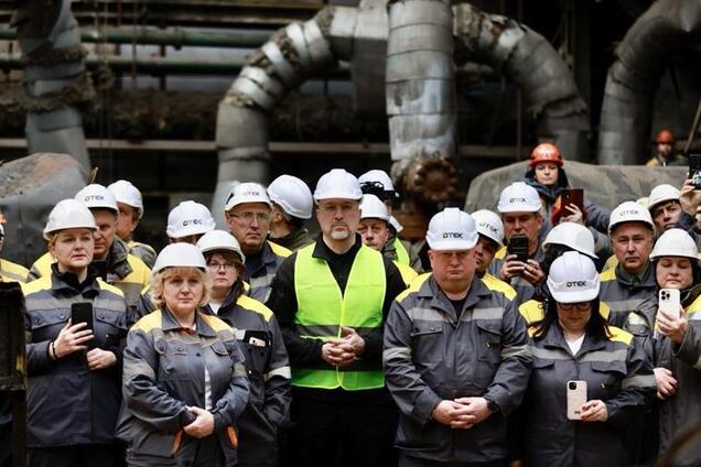 Шмигаль нагородив 36 енергетиків ДТЕК за проходження найскладнішої зими