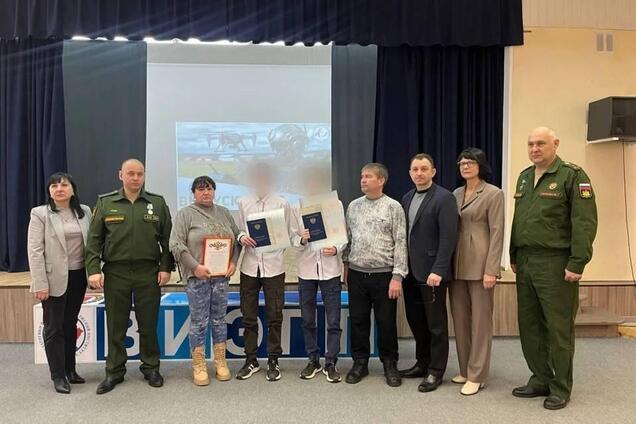 Агітація почалась навіть у школах: у Росії провалився набір у безпілотні війська, озвучено цифри