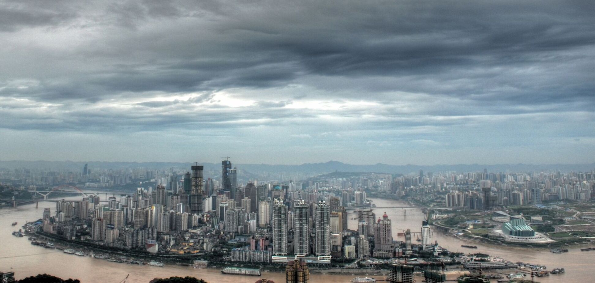 Население примерно как в Украине: какой город - самый большой в мире