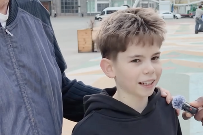 'Это наше будущее!' 8-летний украинец, который уехал в Шотландию, поразил сеть любовью к Украине и идеальным английским