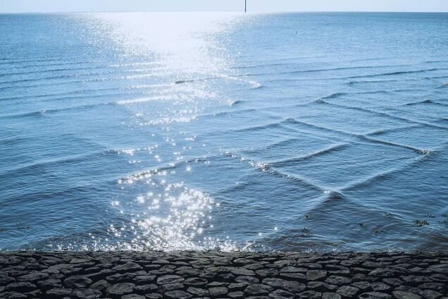 'Сбой в Матрице': какие уникальные, но опасные волны заметили на озере Мичиган