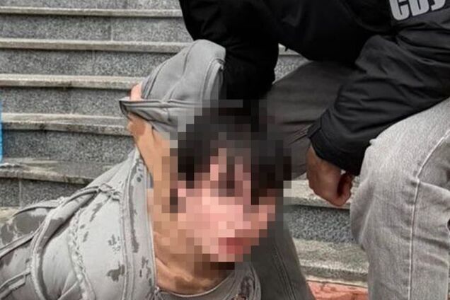 Вибух мав статися вранці: СБУ затримала агента ФСБ, який готував замах на одного з керівників Федерації роботодавців. Фото