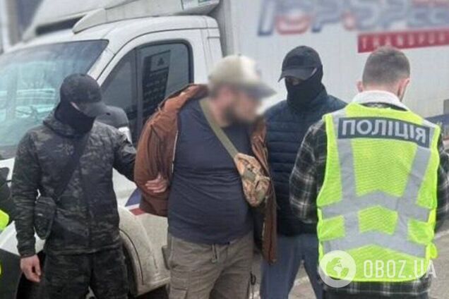 За $10 тис. обіцяв ухилянту безпечно потрапити до Білорусі: у Києві затримали організатора схеми. Фото