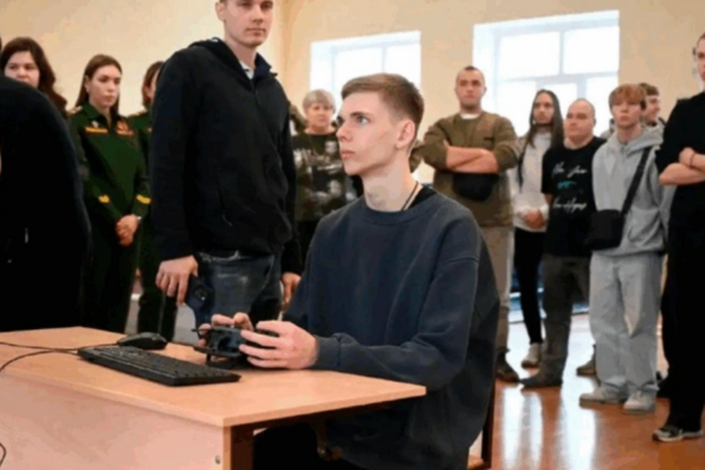 Просять підписати заяву: спливли подробиці, як студентів на Кубані вербують на війну проти України