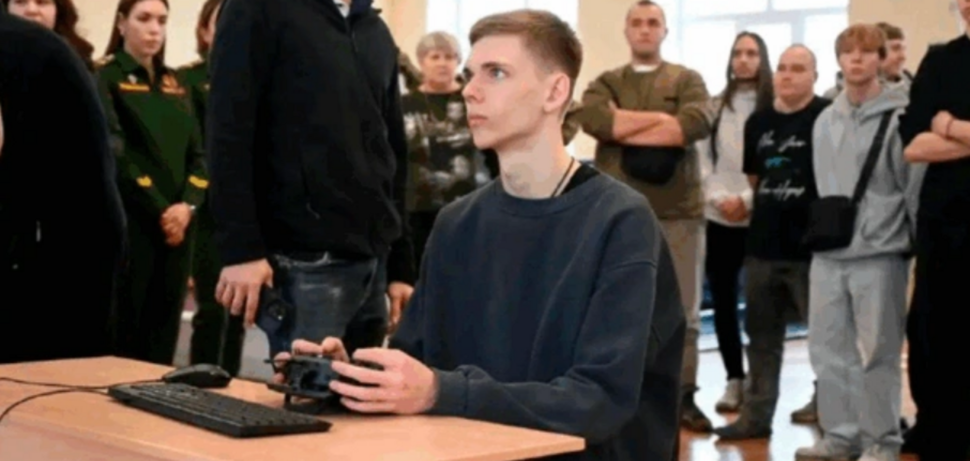 Просять підписати заяву: спливли подробиці, як студентів на Кубані вербують на війну проти України