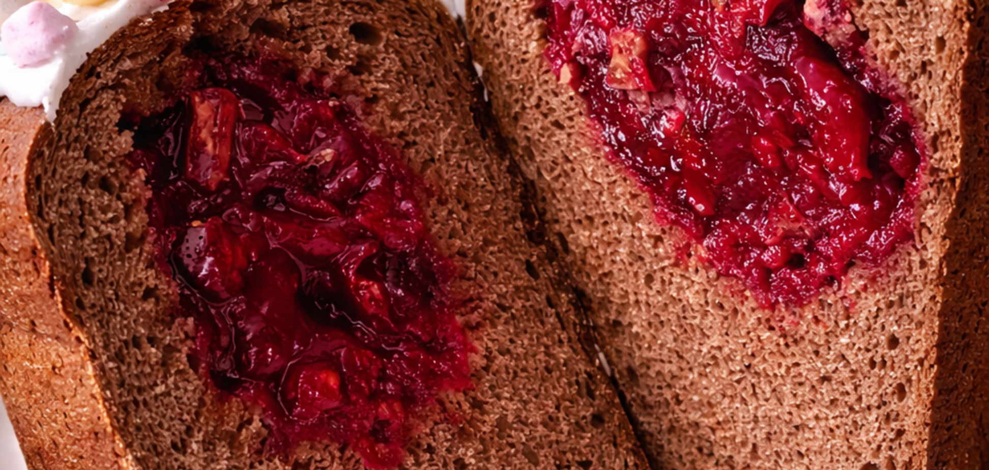 Вкусная паска с вишневой начинкой: делимся трендовым рецептом