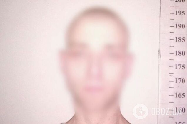 У Києві рецидивіст напав на продавчиню та пограбував магазин: злочин зафіксувала камера. Відео