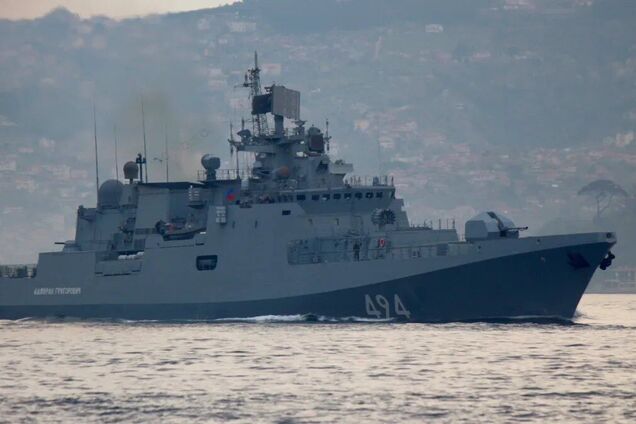 Російські військові кораблі почали супроводжувати танкери 'тіньового флоту' у Ла-Манші