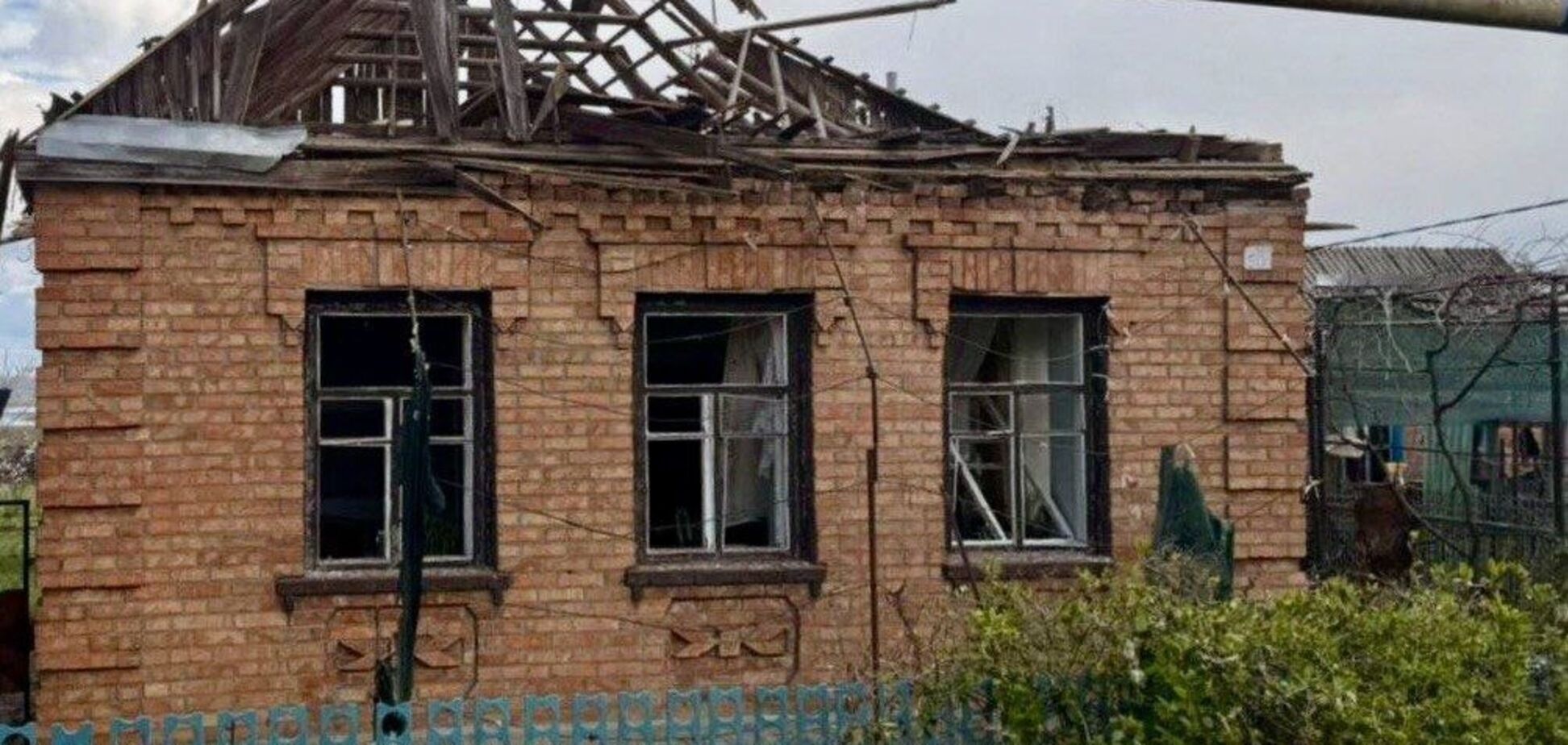 Ворог бив по Дніпропетровщині: пошкоджене підприємство, серед постраждалих – підліток. Фото