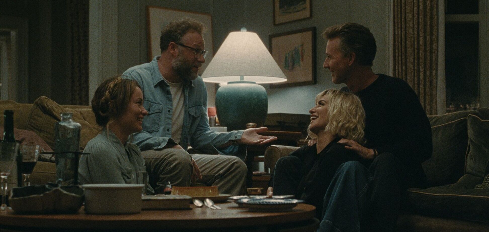 Уже летом на экранах в Украине: вышел трейлер комедии 'Соседи сверху' с Пенелопой Крус и Эдвардом Нортоном