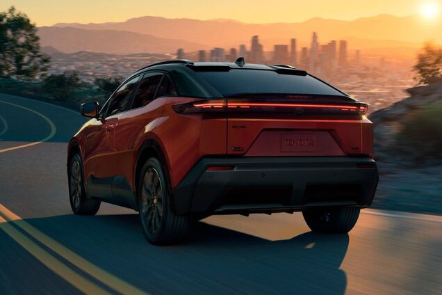 Toyota C-HR BEV