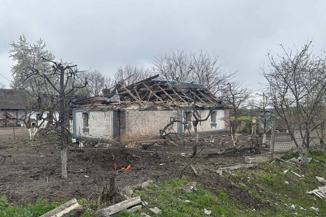На Вінниччині внаслідок російської атаки зруйновано будинок: постраждала жінка. Фото