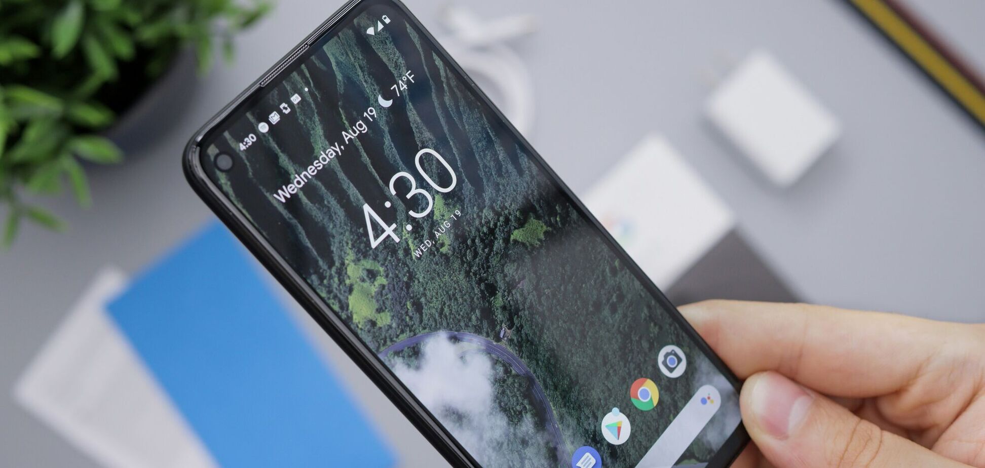 Что означает белая точка на экране Android: появляется не всегда