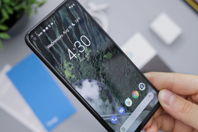 Что означает белая точка на экране Android: появляется не всегда