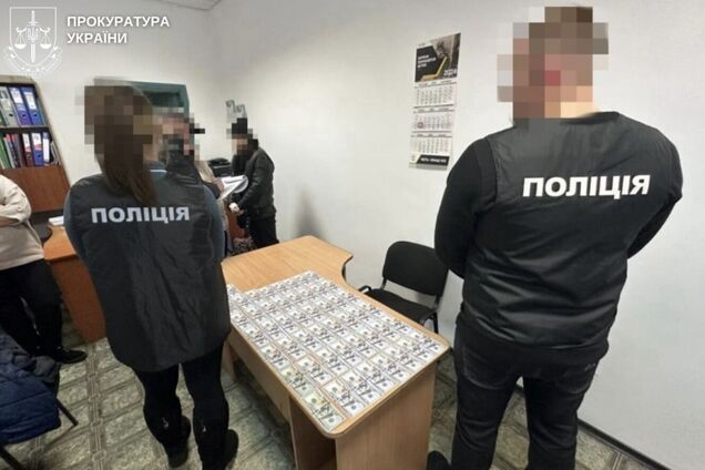 Вымогала взятку за инвалидность: в Хмельницкой области экс-главу МСЭК приговорили к пяти годам заключения