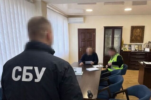 СБУ проводит обыски