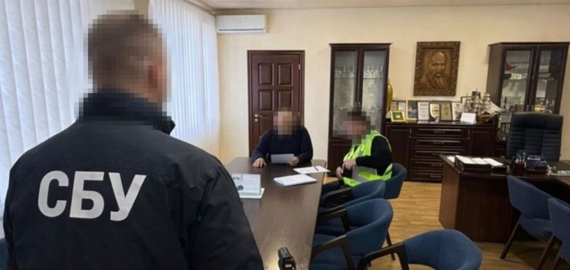 СБУ проводит обыски