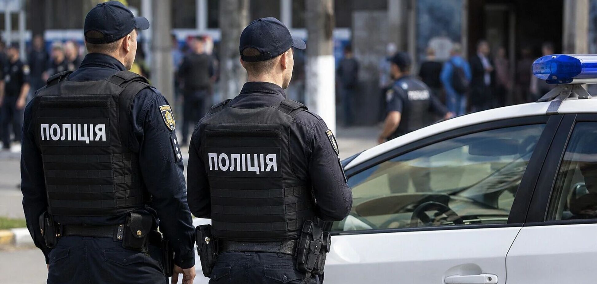 В Одесі перехожі заблокували поліцейських, які намагались затримати військового в СЗЧ: найактивніших доставили до відділку