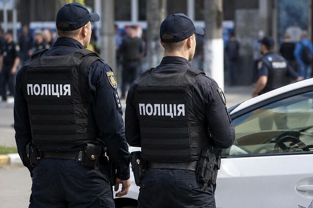 В Одессе прохожие заблокировали полицейских, которые пытались задержать военного в СЗЧ: самых активных доставили в участок