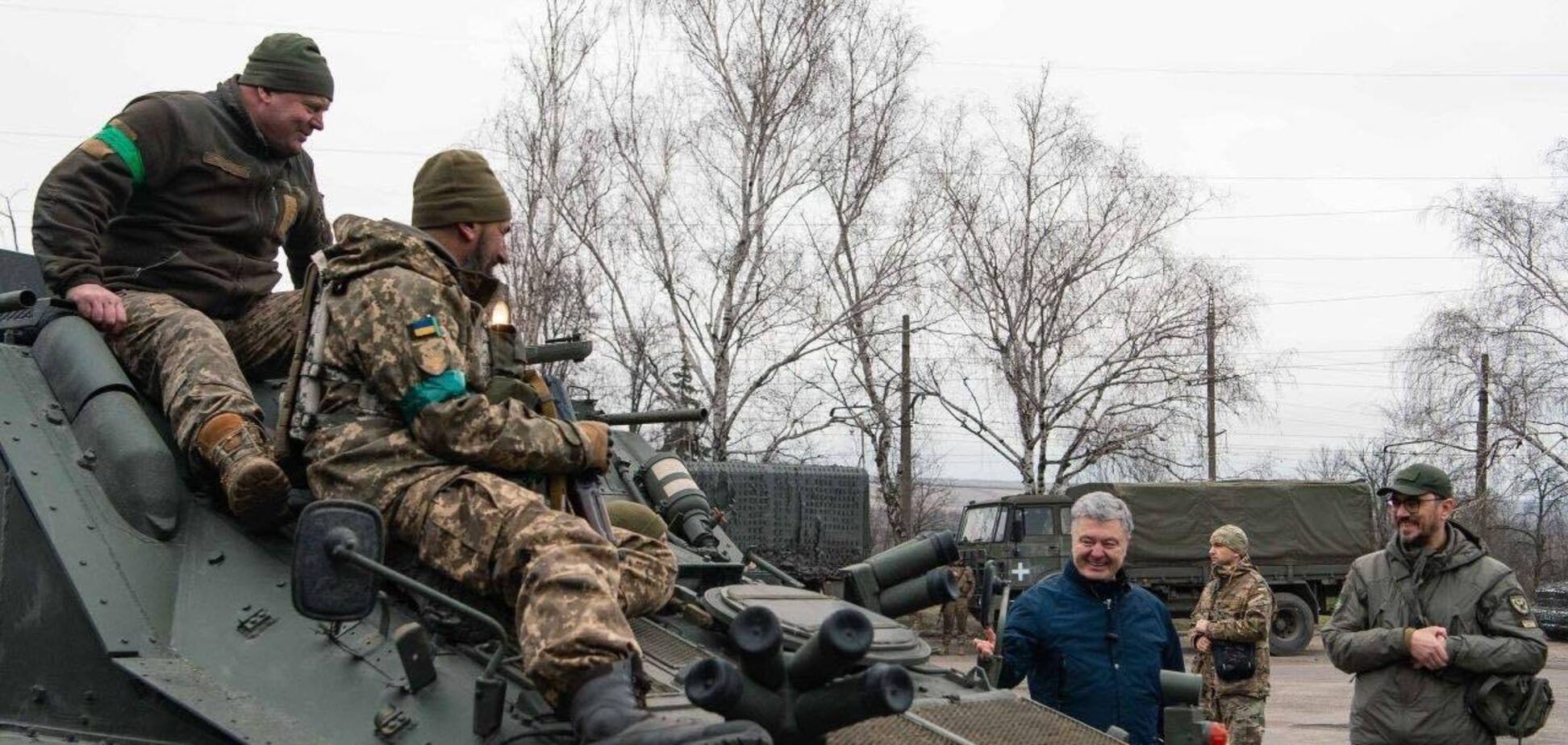 'Трудно себе представить больший сюр': Порошенко поддержал Владимира Омеляна, который стал добровольцем в первый день вторжения